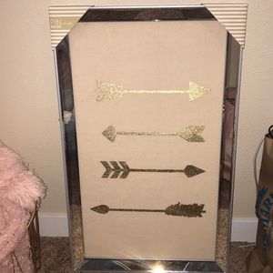 Wall decor | mirrored sides + pushpin board